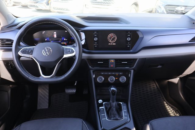 Certified 2023 Volkswagen Taos SE w/ Black Wheel Package image 14