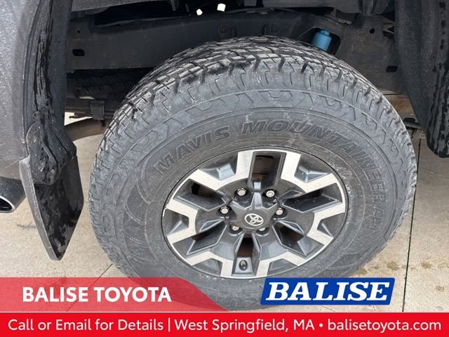 Used 2018 Toyota Tacoma TRD Off-Road w/ Technology Package image 9
