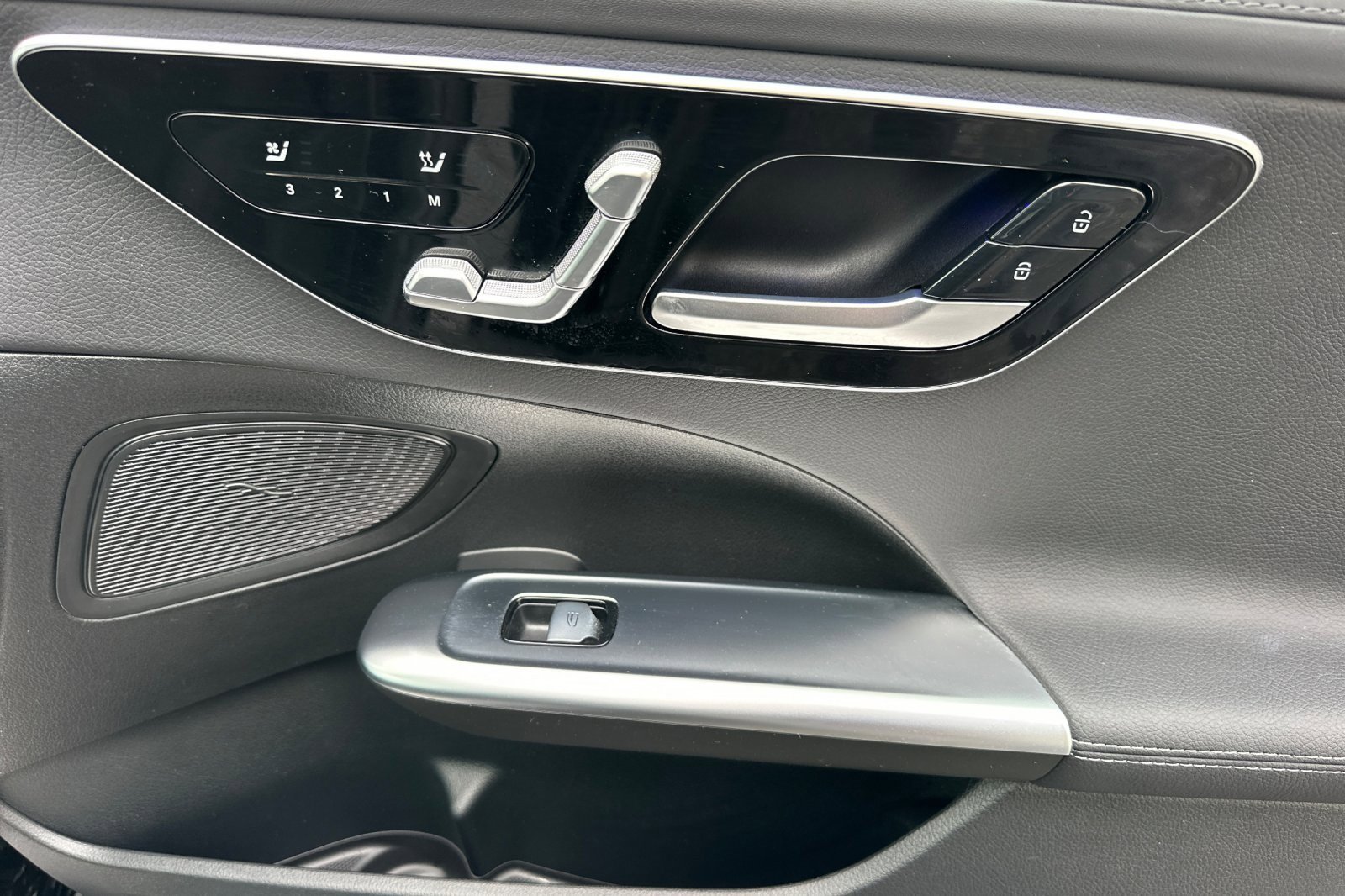 Certified 2025 Mercedes-Benz C 300 Sedan image 19