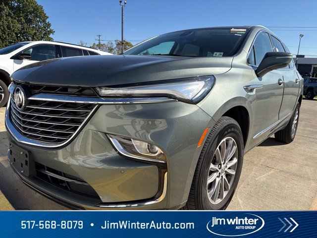 Used 2023 Buick Enclave Essence AWD/4WD image 2
