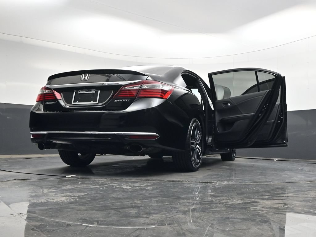 Used 2017 Honda Accord Sport image 39