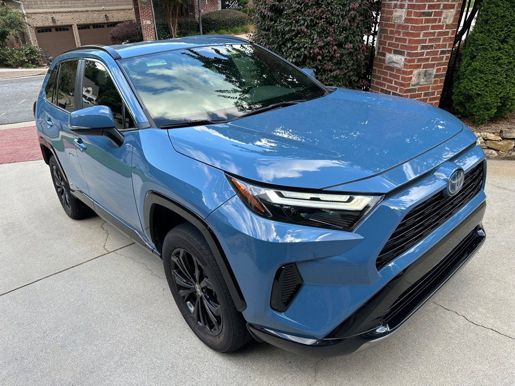 Used 2022 Toyota RAV4 SE image 12