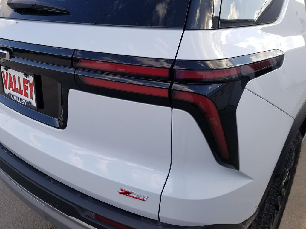 New 2026 Chevrolet Traverse Z71 w/ Enhanced Driving Package image 9