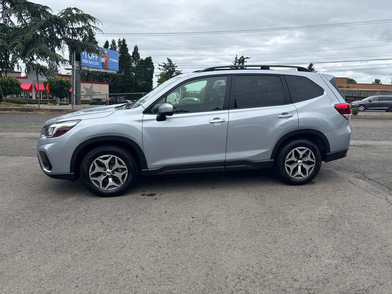 Used 2020 Subaru Forester Premium AWD/4WD image 9