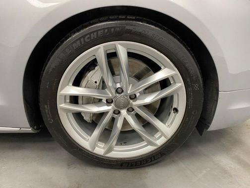 Used 2015 Audi A8 4.0T w/ Premium Package AWD/4WD image 17