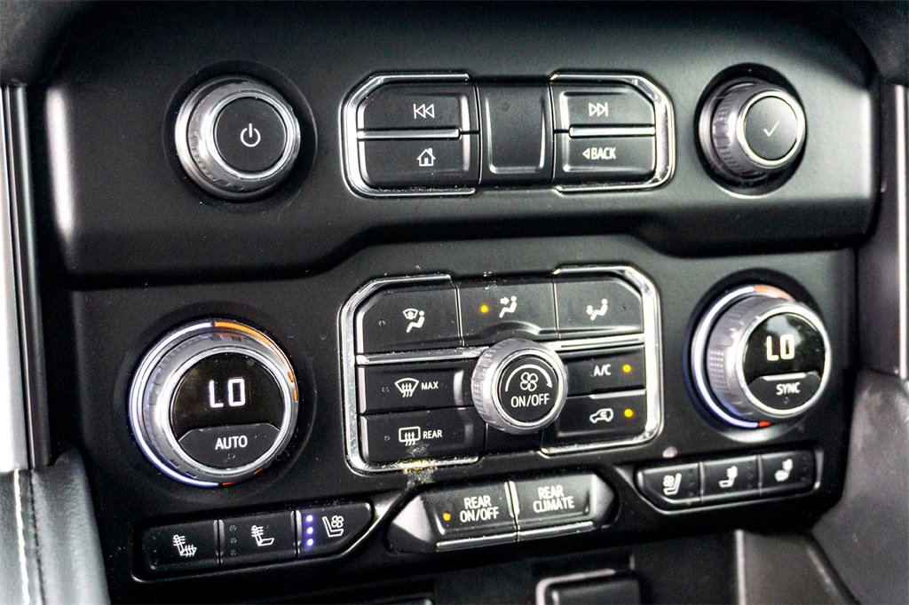 Used 2023 Chevrolet Suburban Premier image 25