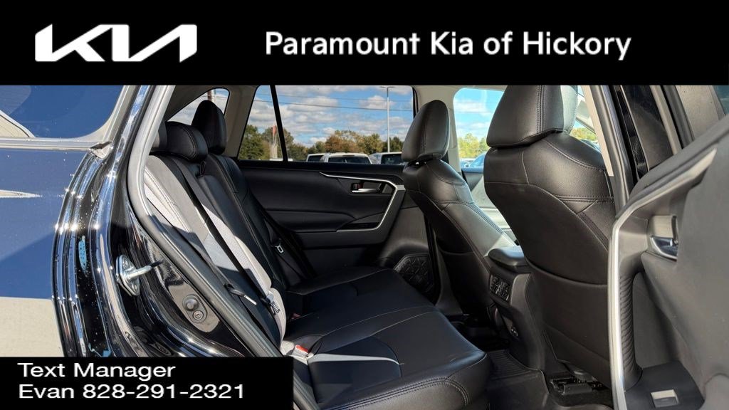 Used 2023 Toyota RAV4 AWD Hybrid image 29