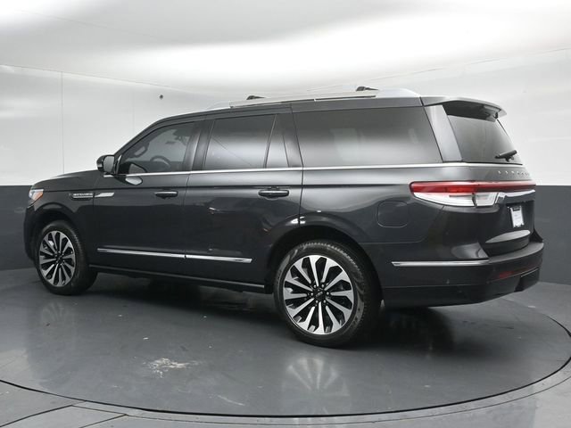 Used 2023 Lincoln Navigator Reserve AWD/4WD image 5