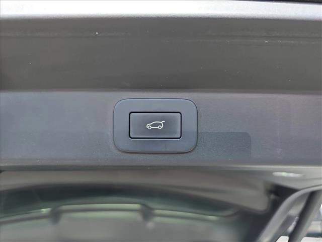 Used 2024 Land Rover Range Rover Sport SE AWD/4WD image 13