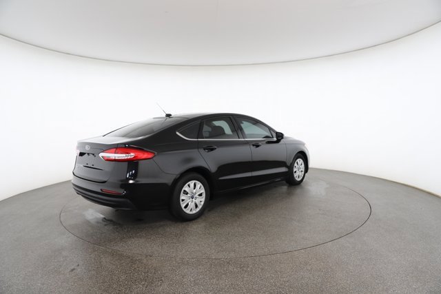 Used 2019 Ford Fusion S image 18