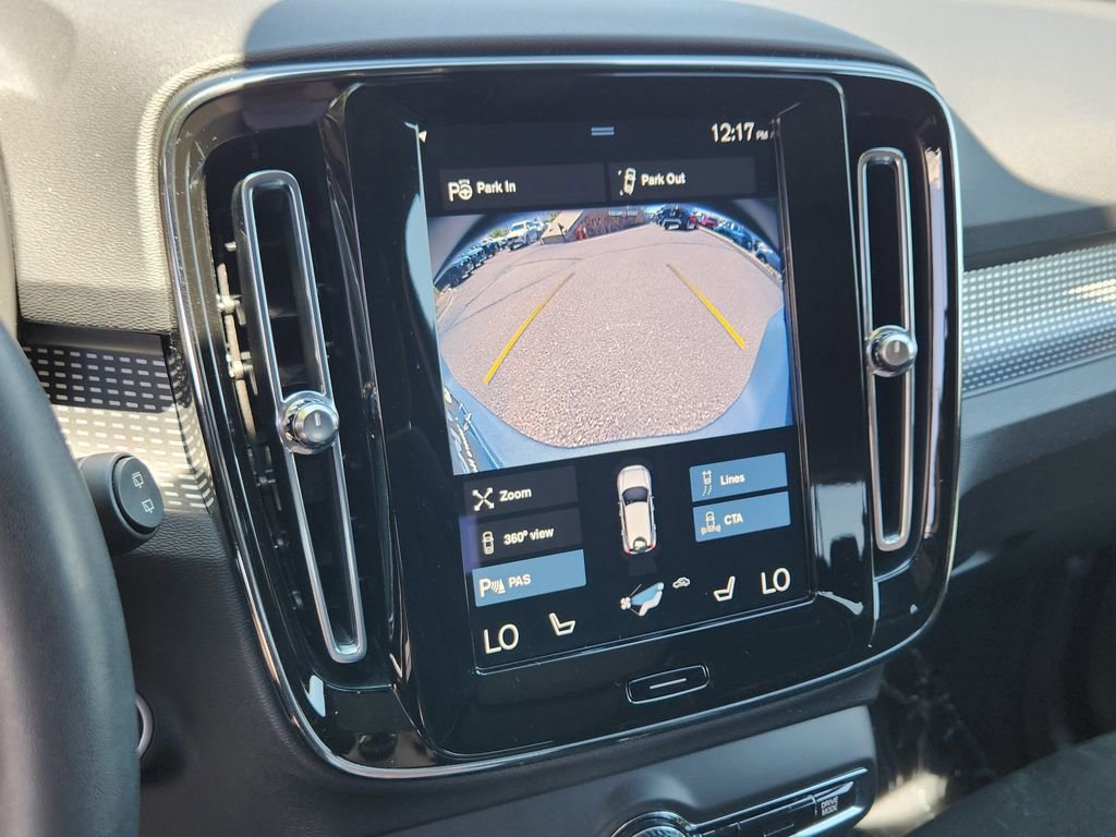 Used 2022 Volvo XC40 T5 R-Design AWD/4WD image 9