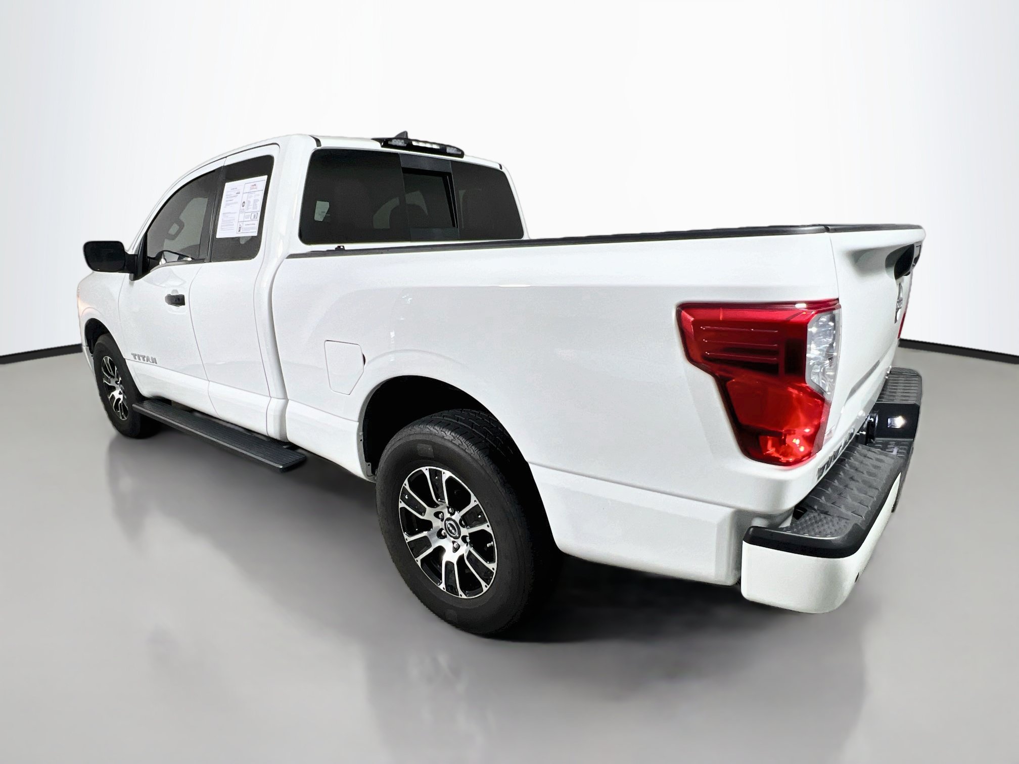 Used 2024 Nissan Titan SV AWD/4WD image 6