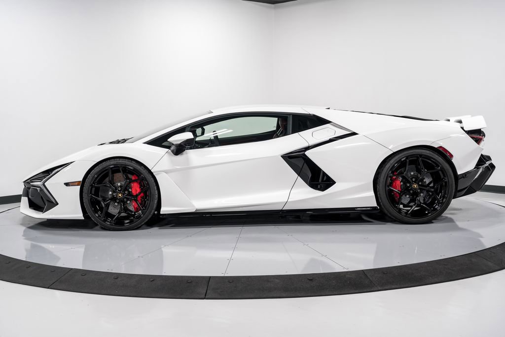 Used 2025 Lamborghini Revuelto image 6