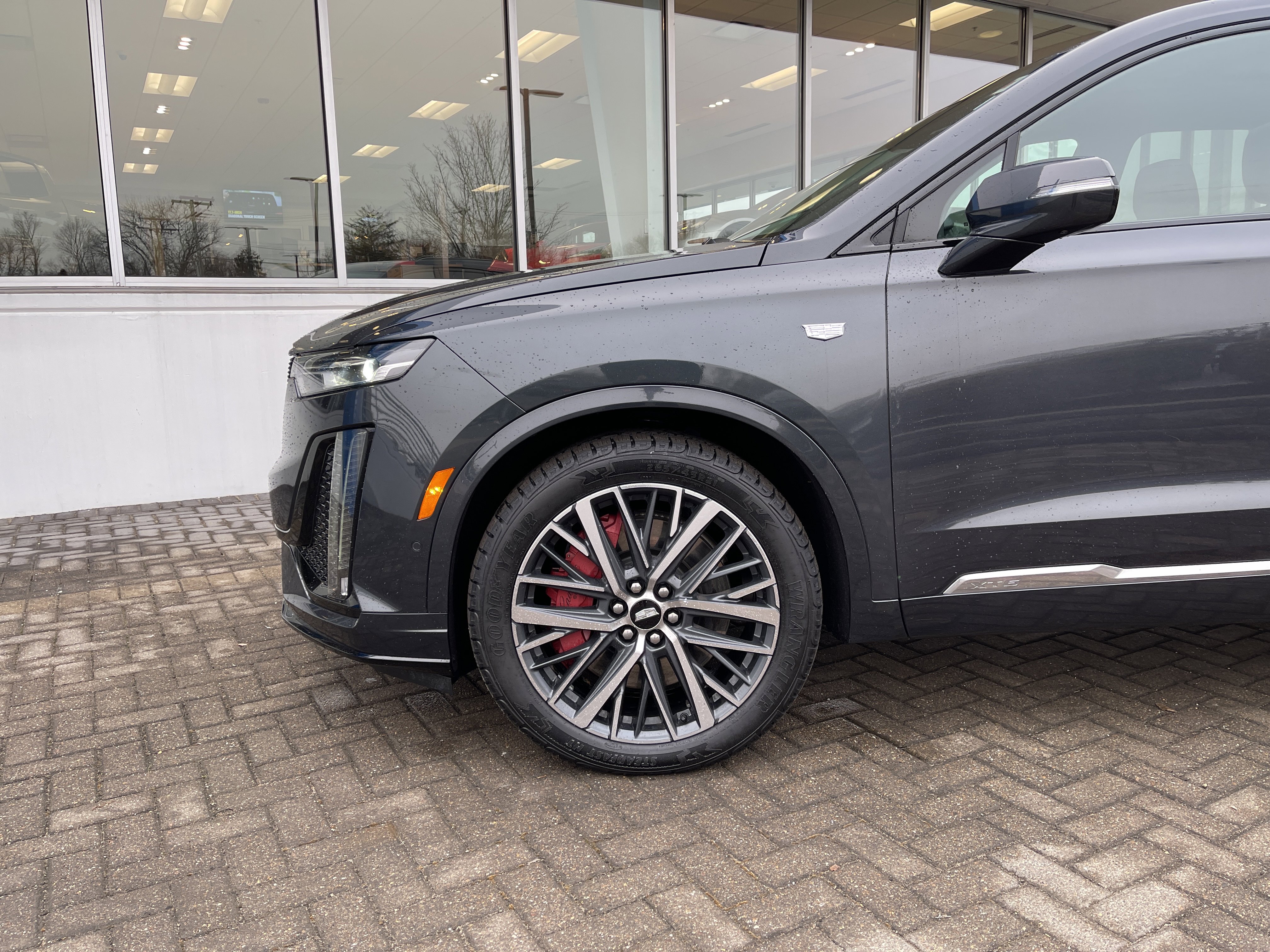 Used 2023 Cadillac XT6 Sport w/ Technology Package image 10