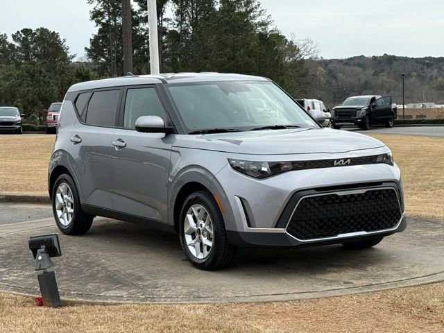 Used 2025 Kia Soul LX image 9