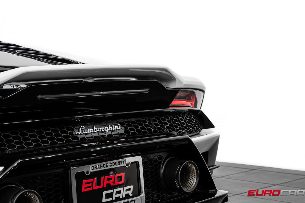 Used 2022 Lamborghini Huracan EVO image 20