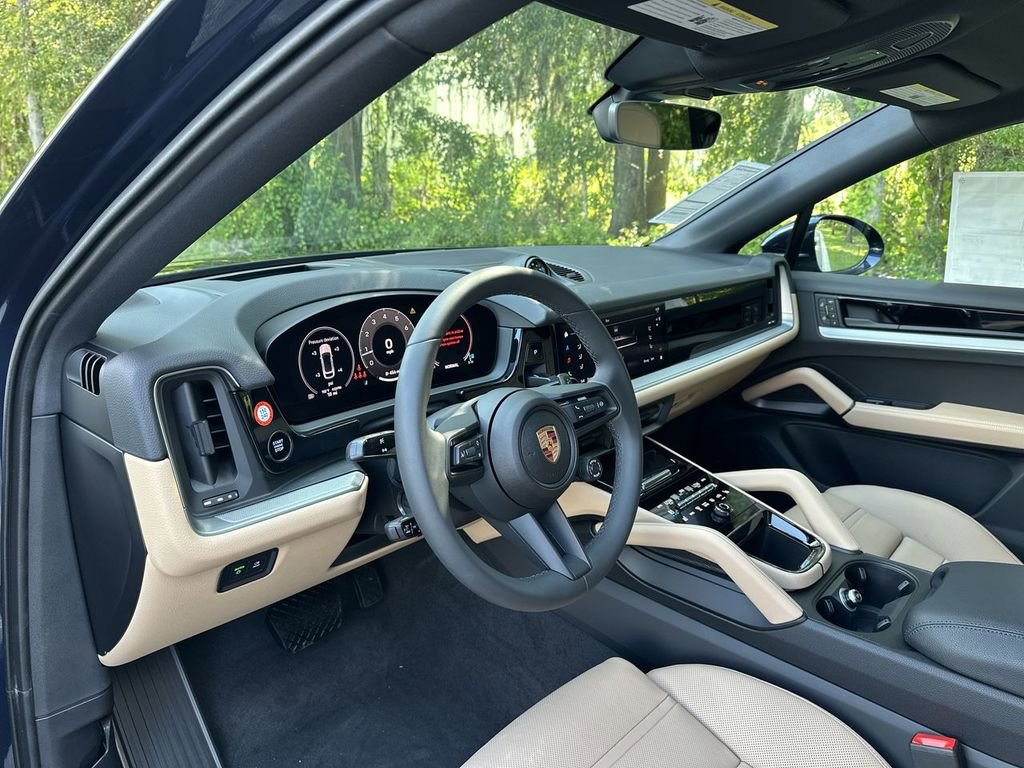 New 2025 Porsche Cayenne Coupe image 12
