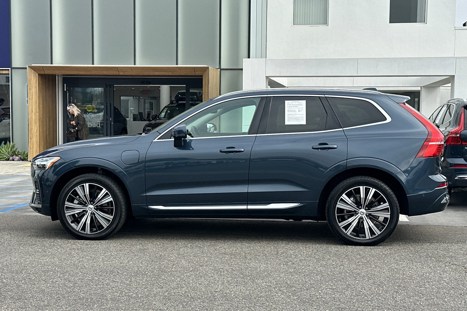 Certified 2023 Volvo XC60 T8 Plus w/ Protection Package Premier AWD/4WD image 7