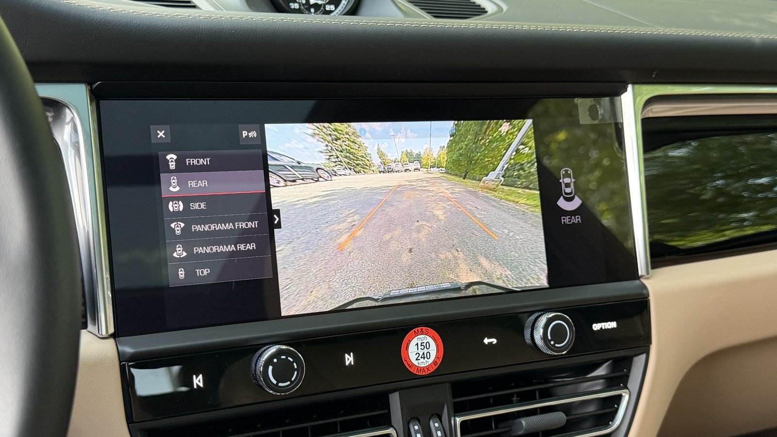 Certified 2026 Porsche Macan Turbo AWD/4WD image 29