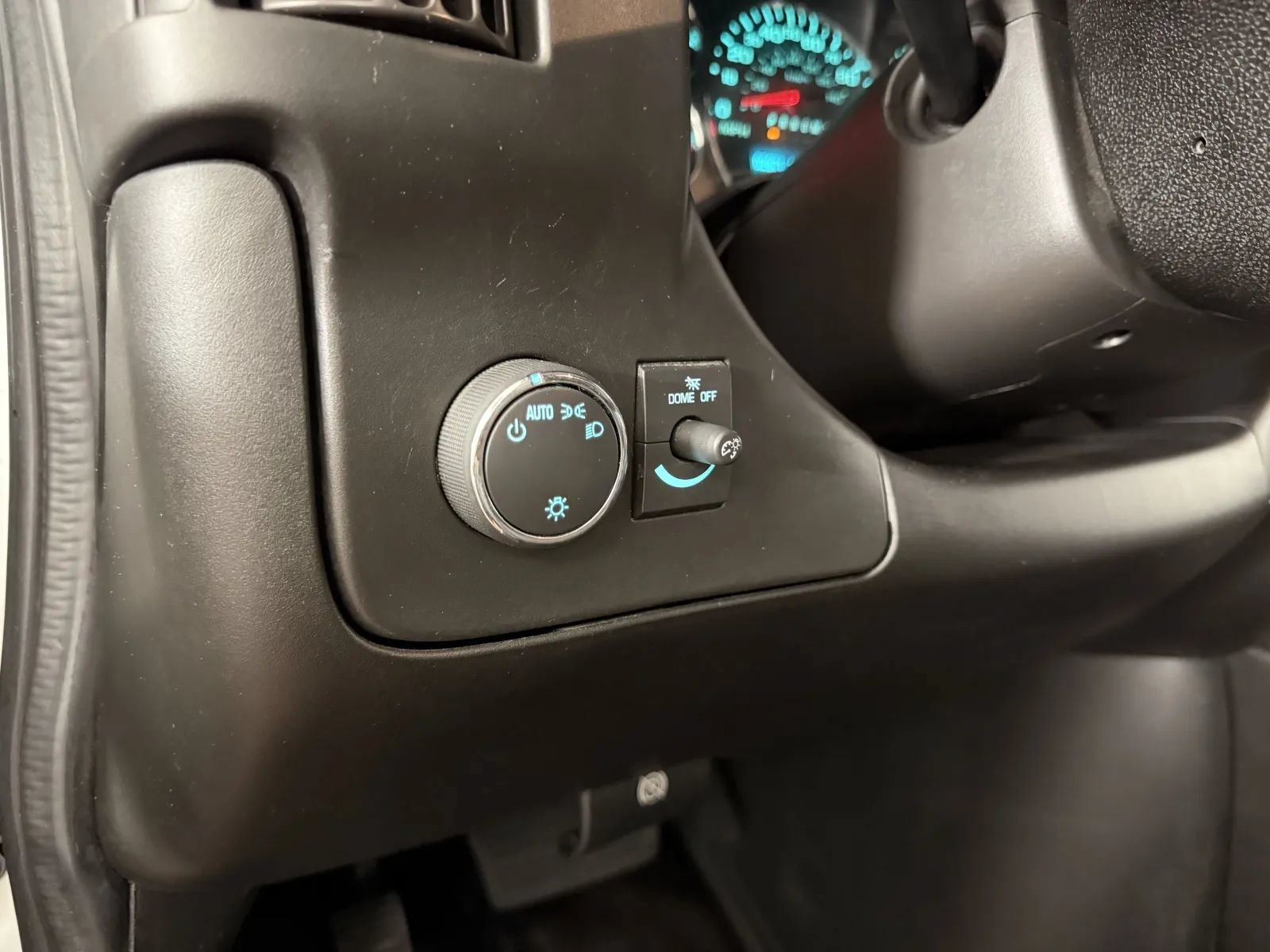 Used 2018 Chevrolet Express 2500 RWD image 15