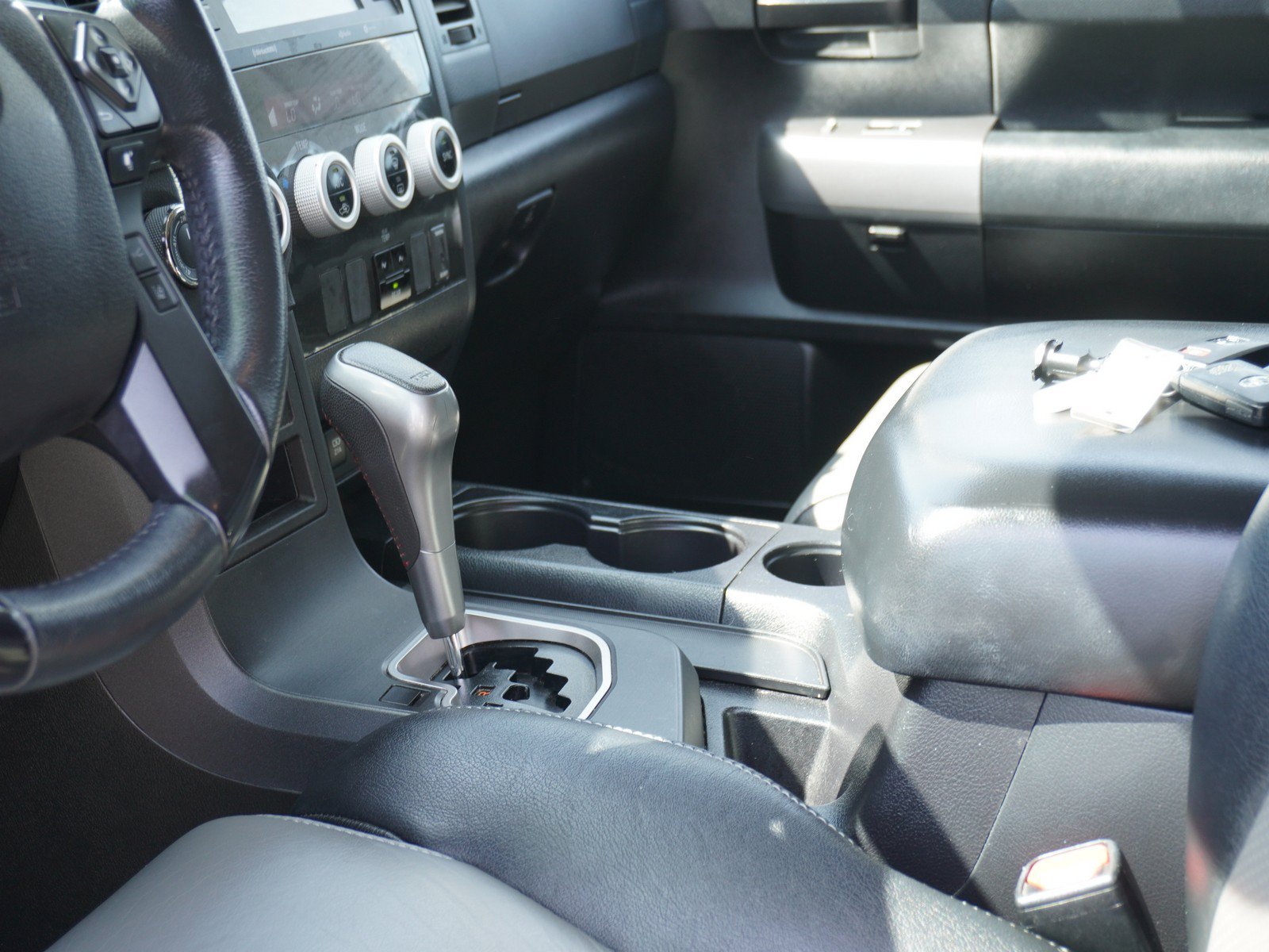 Used 2022 Toyota Sequoia TRD Sport AWD/4WD image 23