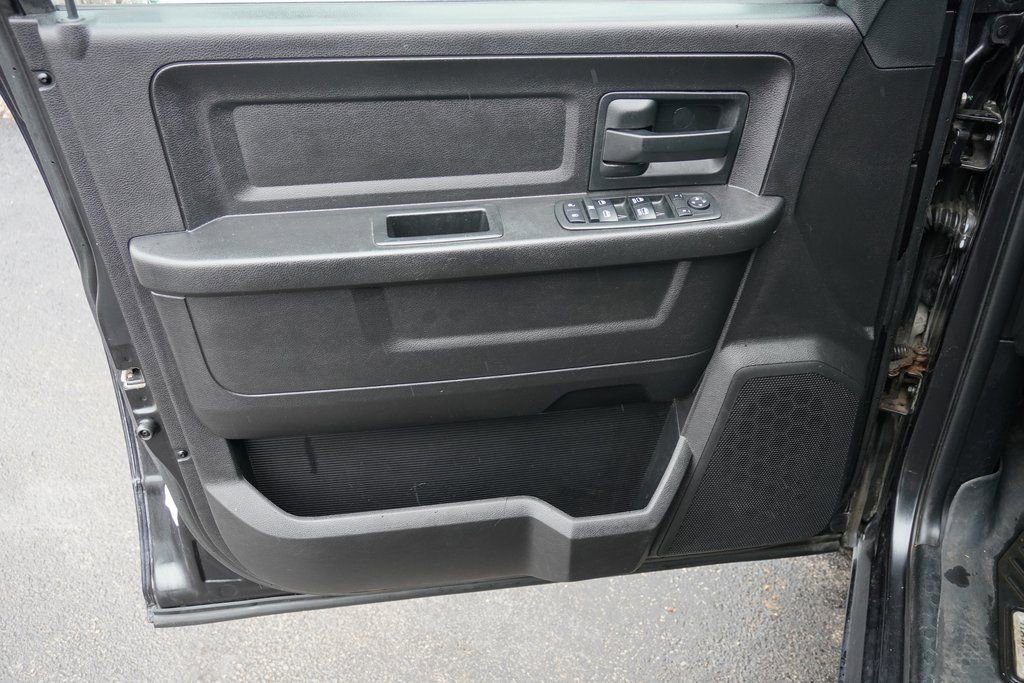 Used 2015 RAM 1500 ST w/ SXT Appearance Group image 8