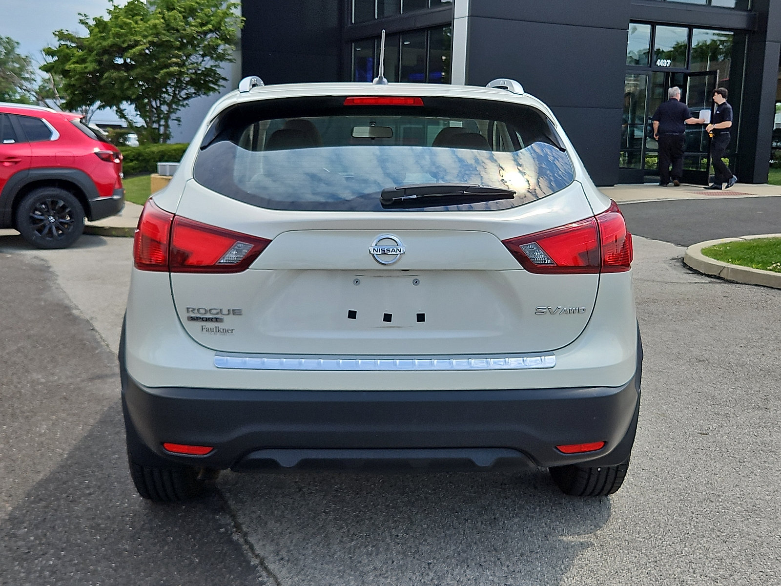 Used 2018 Nissan Rogue Sport SV w/ SV Technology Package AWD/4WD image 5