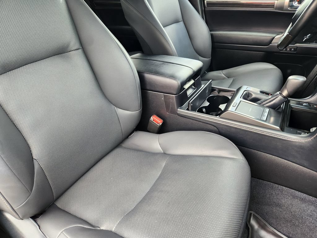 Used 2023 Lexus GX 460 Premium w/ Accessory Package AWD/4WD image 14