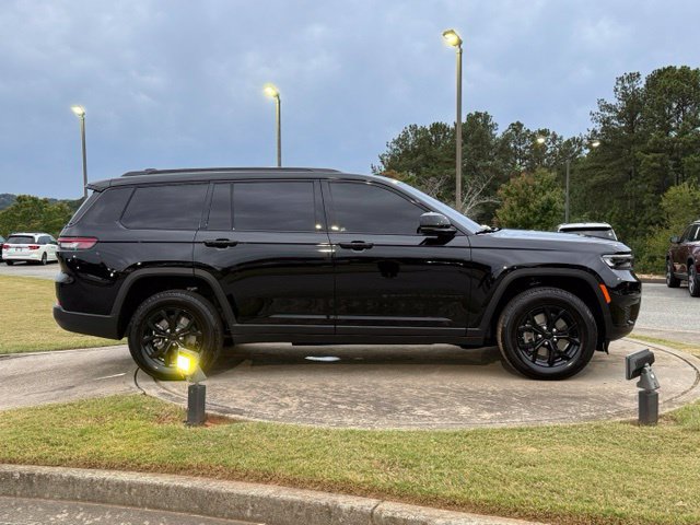 Used 2025 Jeep Grand Cherokee L Altitude RWD image 8