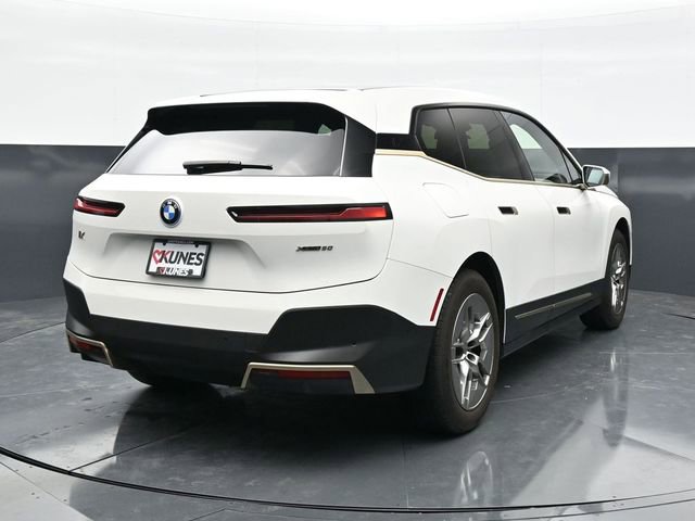 Used 2023 BMW iX xDrive50 AWD/4WD image 7