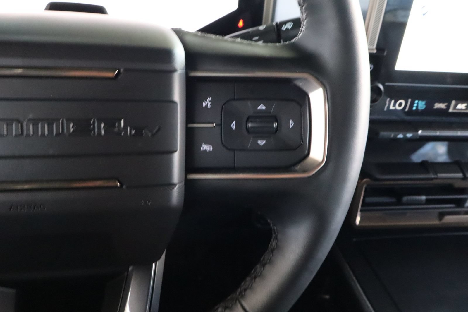 Used 2025 GMC Hummer EV 3X AWD/4WD image 26