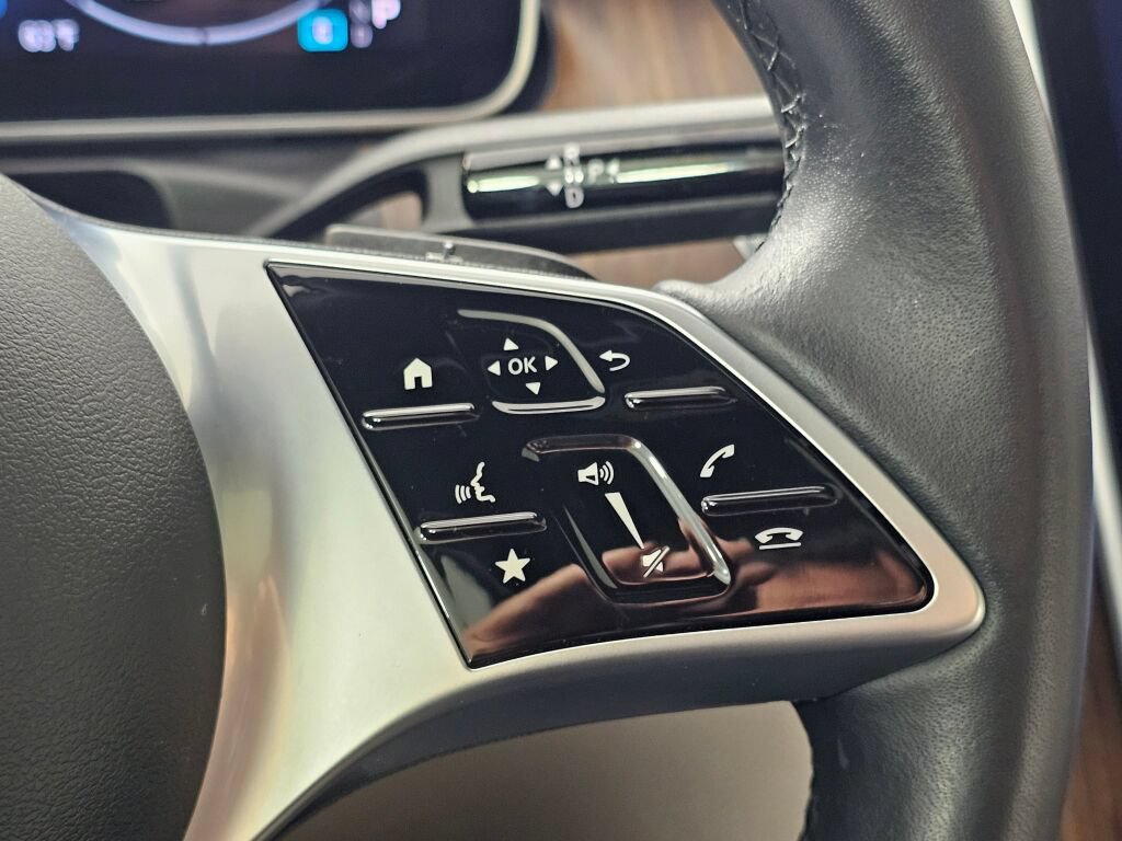 Used 2025 Mercedes-Benz C 300 4MATIC Sedan image 24