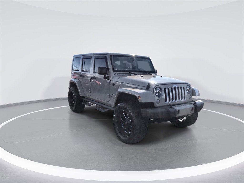 Used 2016 Jeep Wrangler Unlimited Sahara image 2