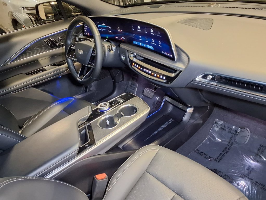 Certified 2024 Cadillac Lyriq Sport RWD image 23
