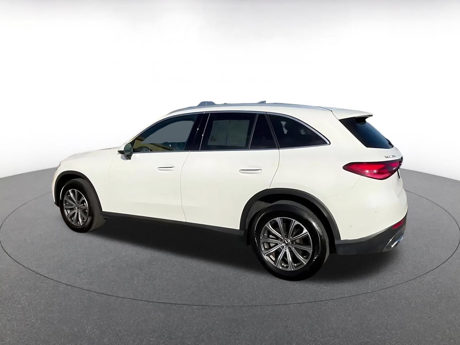 Used 2024 Mercedes-Benz GLC 300 image 8