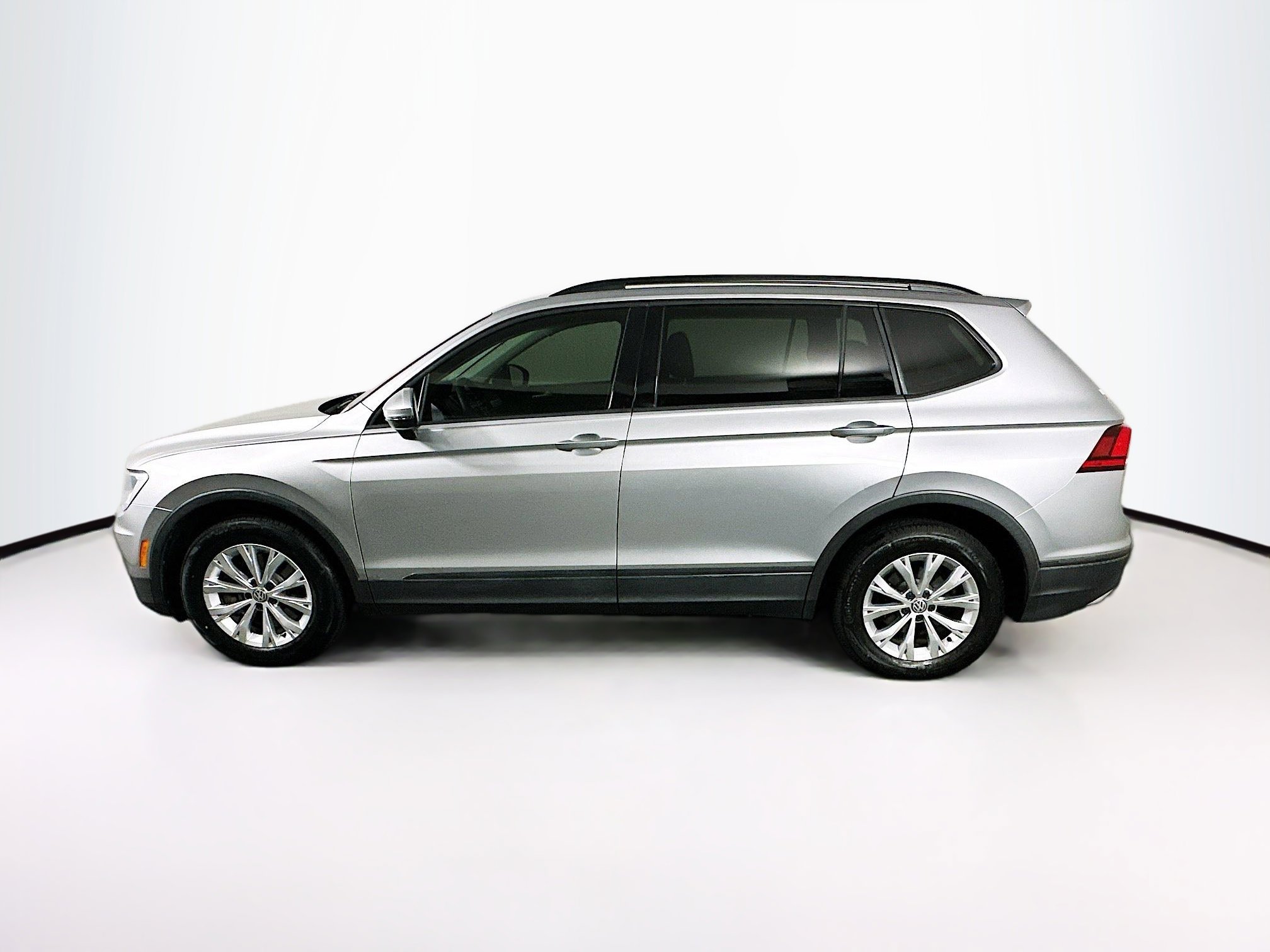 Used 2019 Volkswagen Tiguan S w/ Driver Assistance Package image 4