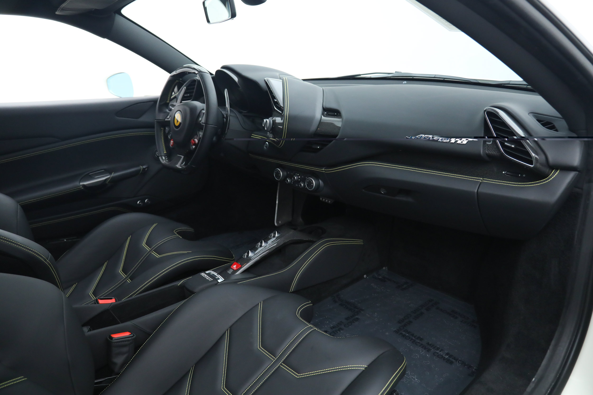Used 2017 Ferrari 488 GTB RWD image 19