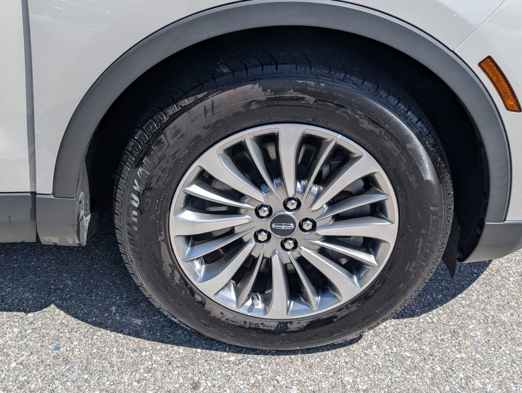 Used 2022 Lincoln Nautilus Reserve image 18
