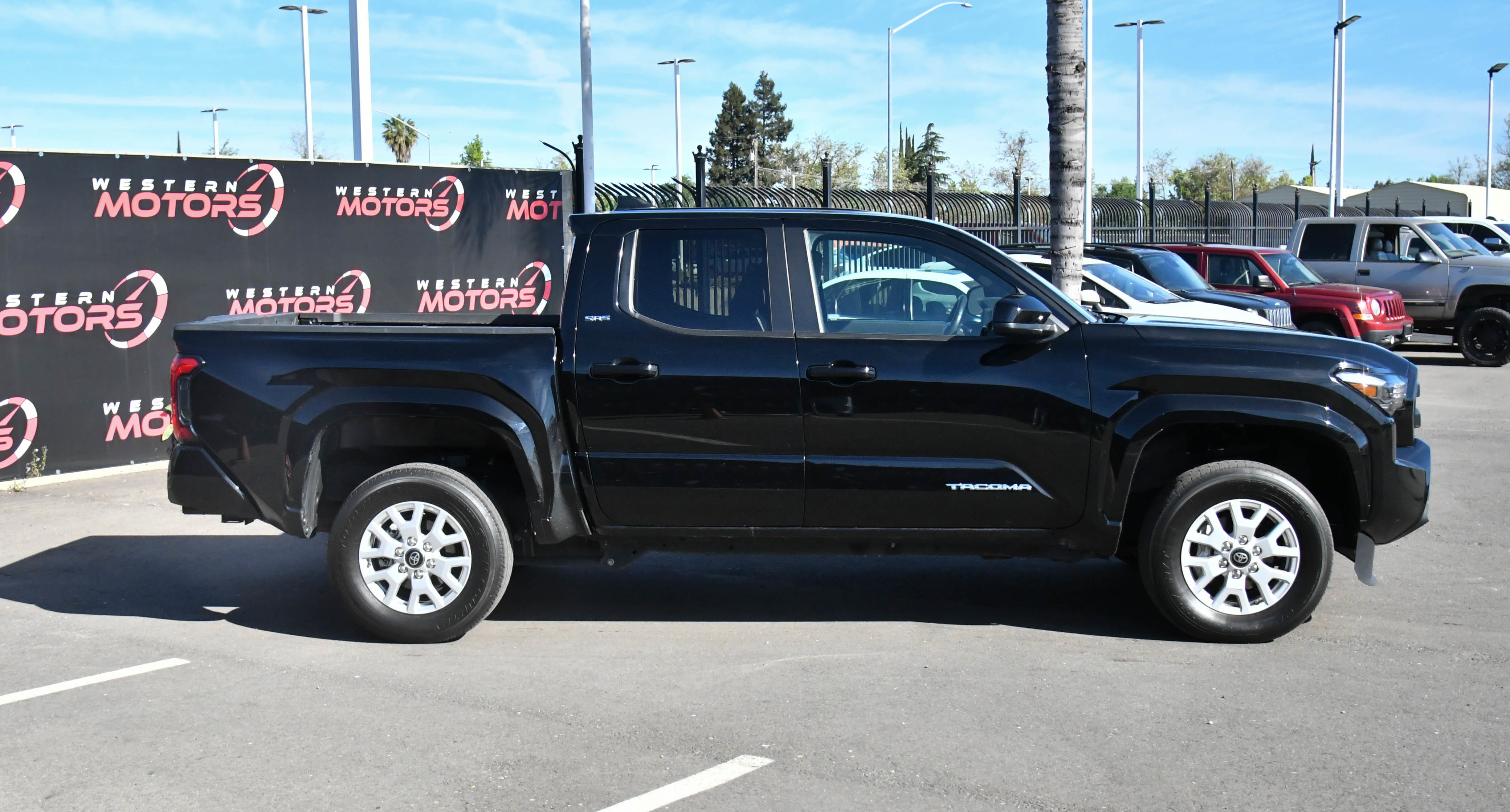 Used 2024 Toyota Tacoma SR5 image 9