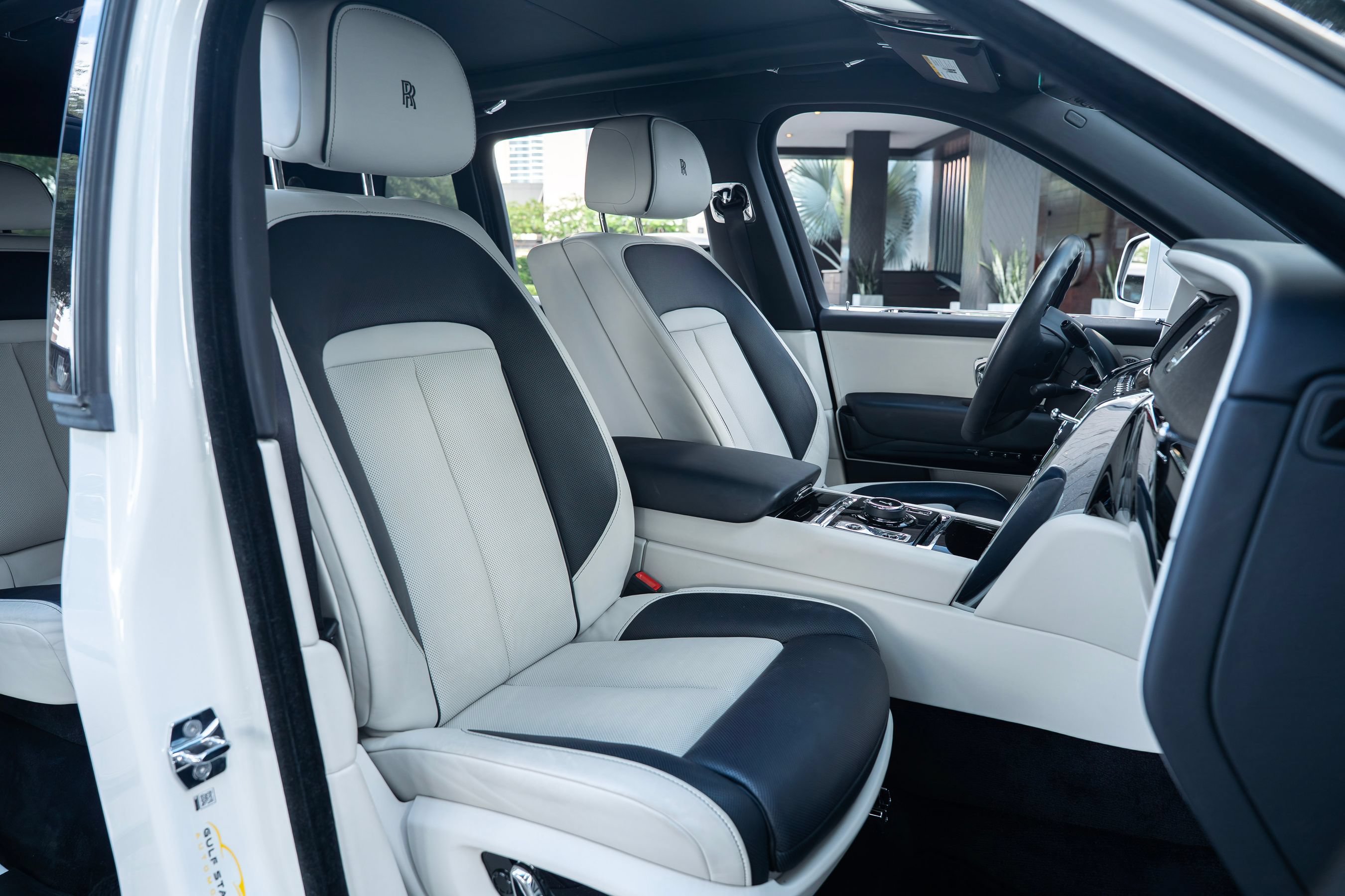 Used 2024 Rolls-Royce Cullinan AWD/4WD image 21