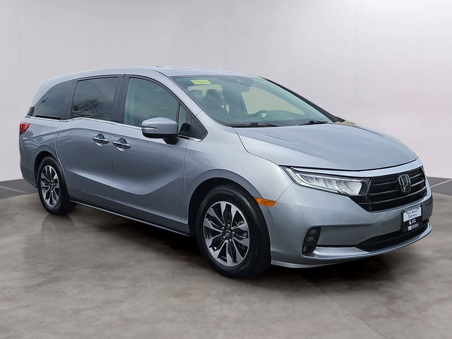 Used 2024 Honda Odyssey EX-L image 3
