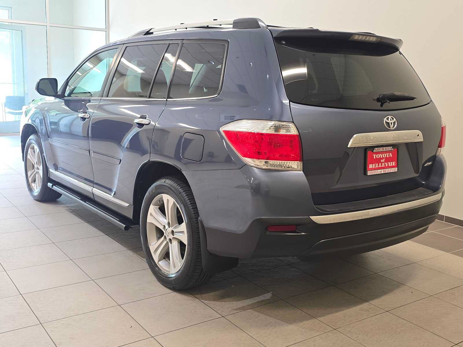 Used 2013 Toyota Highlander Limited AWD/4WD image 4