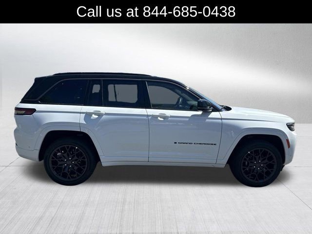 New 2026 Jeep Grand Cherokee Summit image 4