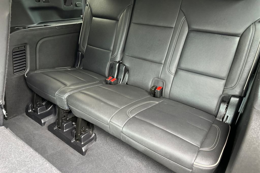 Used 2024 Chevrolet Suburban Premier AWD/4WD image 15
