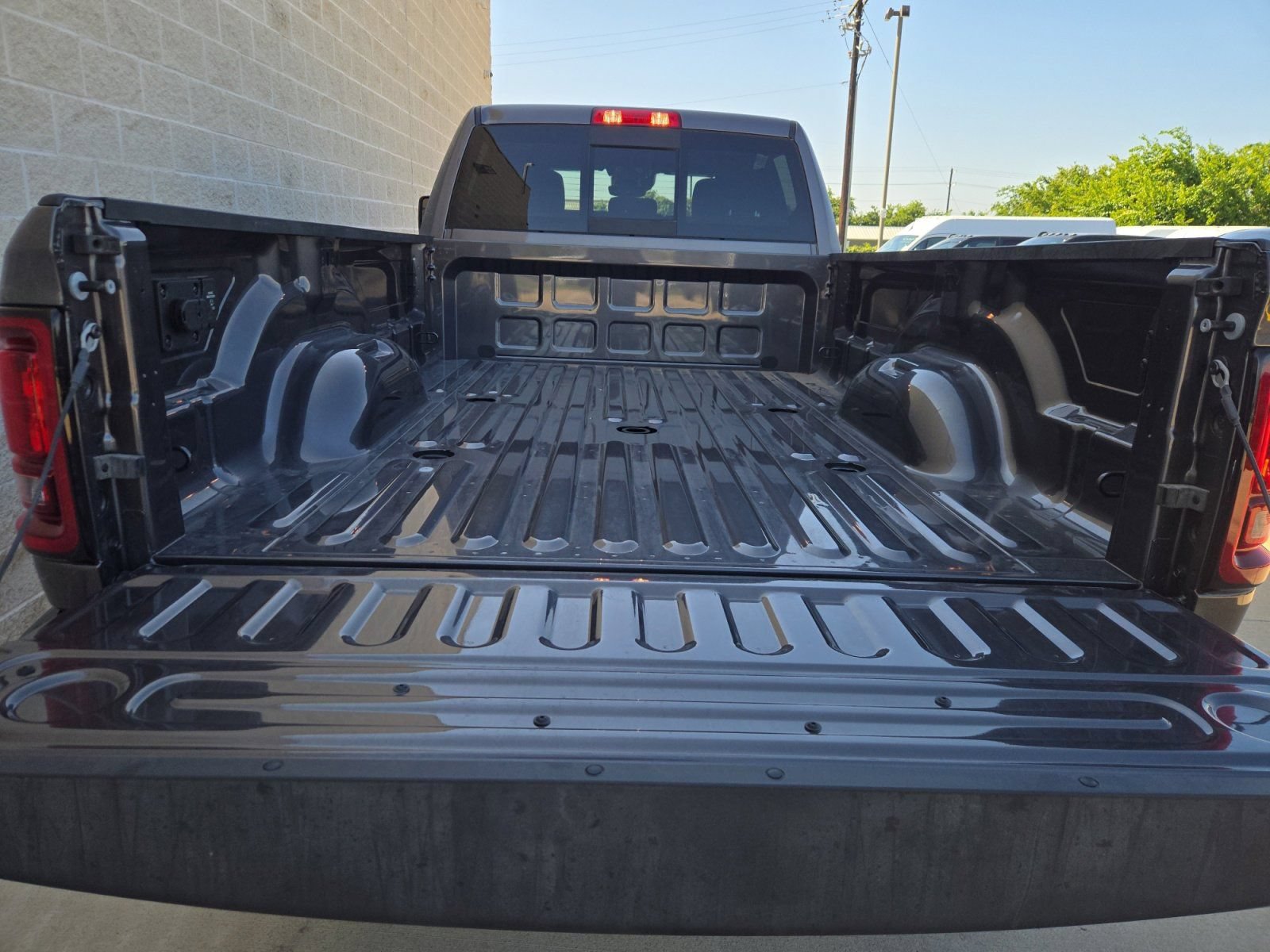 Used 2025 RAM 2500 Tradesman AWD/4WD image 25