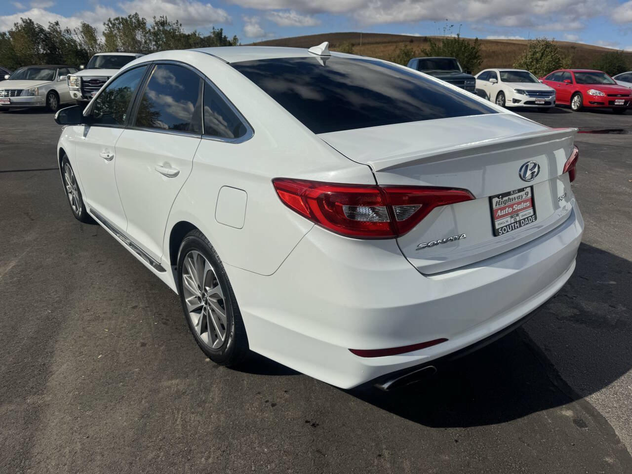 Used 2015 Hyundai Sonata Sport FWD image 3