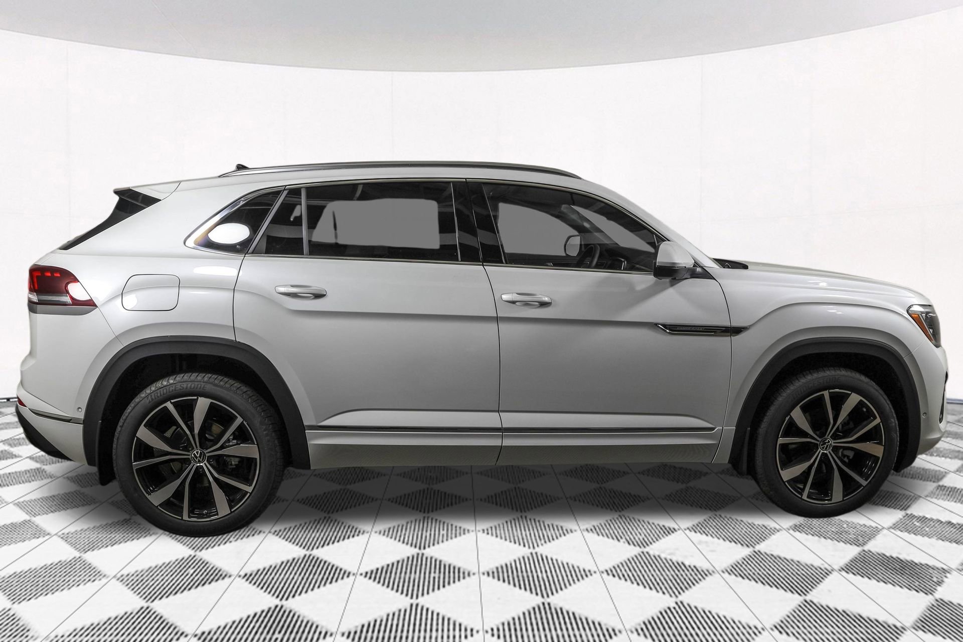 New 2026 Volkswagen Atlas Cross Sport SEL Premium R-Line image 11