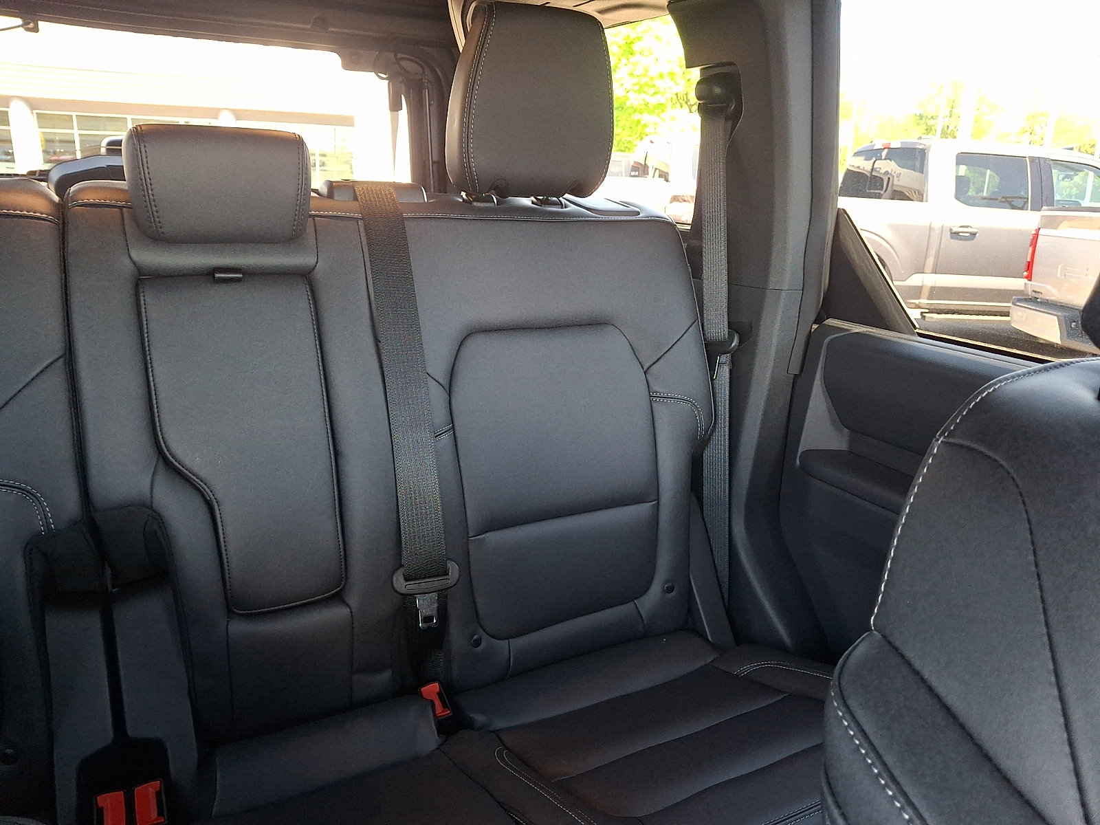 Certified 2025 Ford Bronco Big Bend w/ Black Diamond Package AWD/4WD image 19
