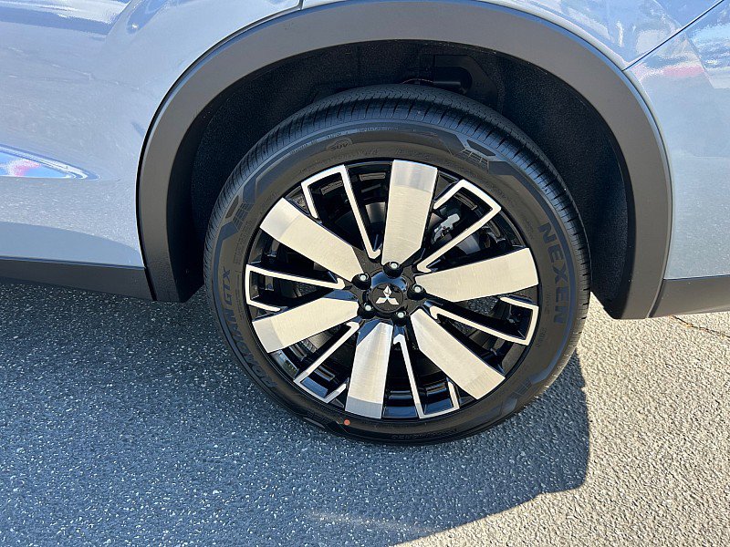 New 2026 Mitsubishi Outlander SE FWD image 14