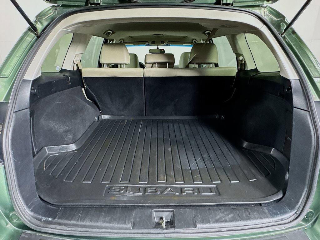 Used 2011 Subaru Outback 2.5i Limited image 31